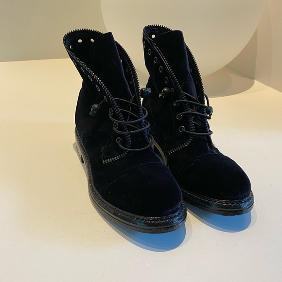 Navy Blue velvet boots - Picture 1 of 4